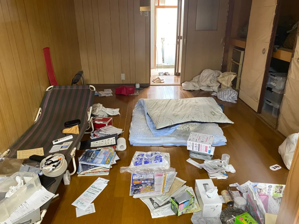 遺品整理前の部屋（東大阪市の1DK）